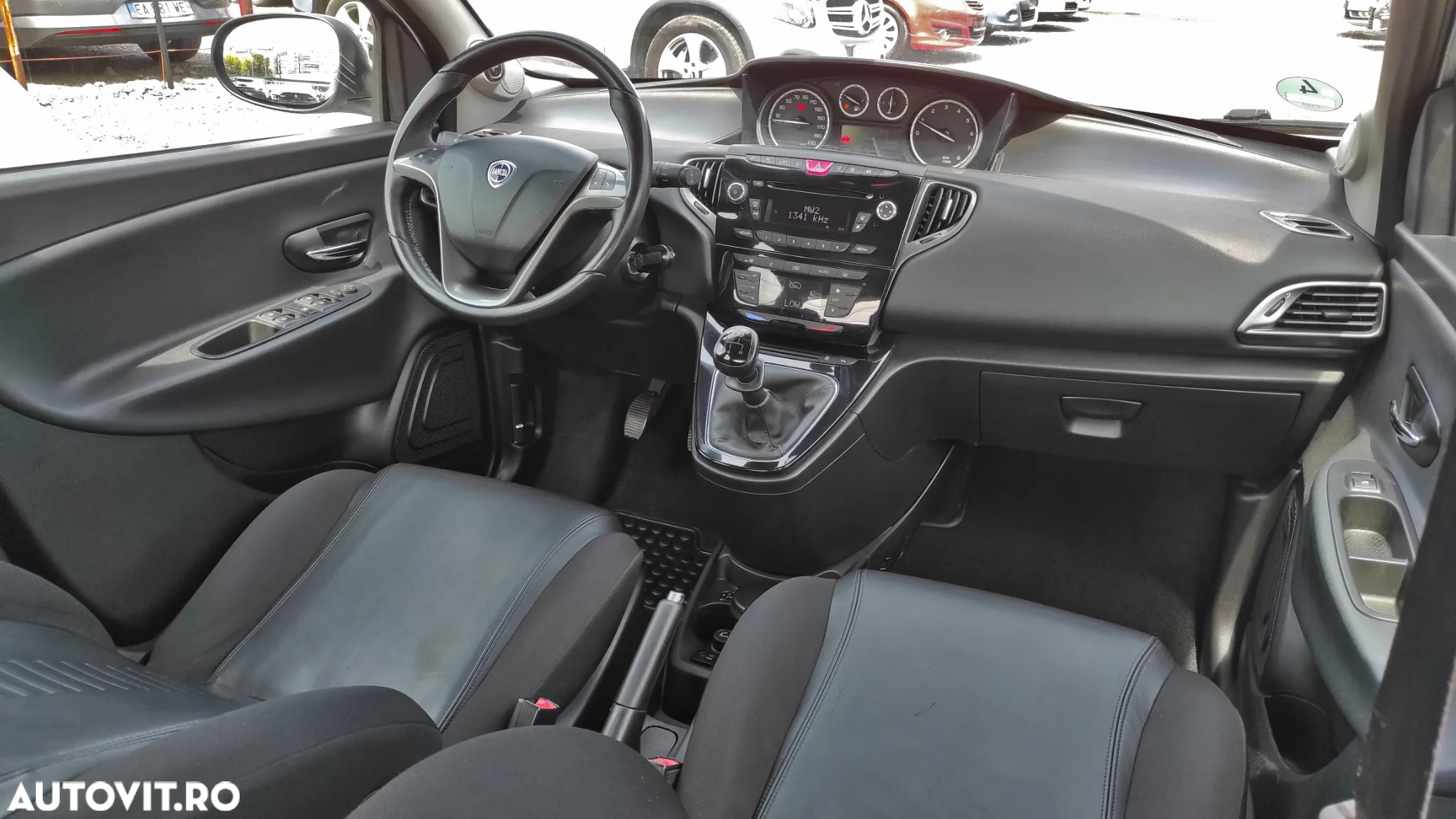 Lancia Ypsilon Y 0.9 TwinAir Turbo 8V Platinum - 11