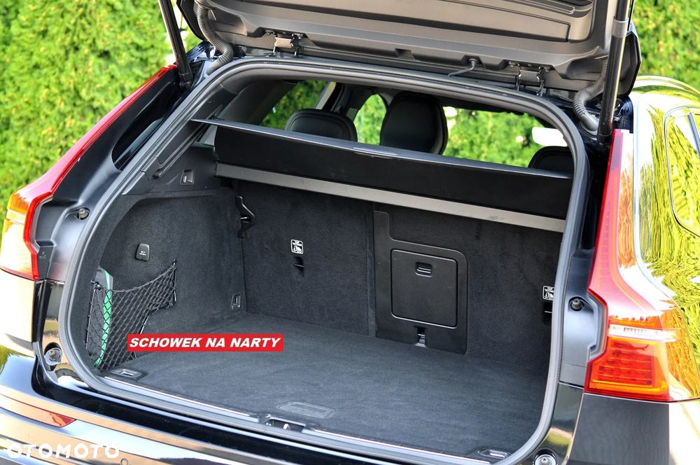 Volvo XC 60 B4 D Plus Dark - 14