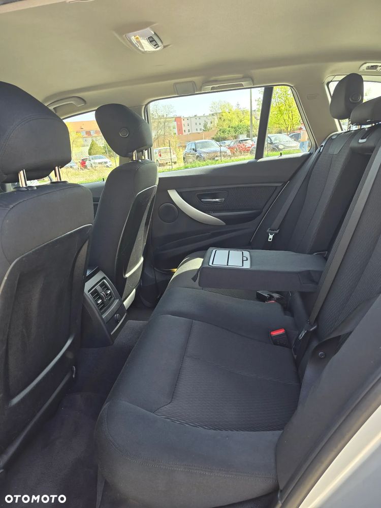BMW Seria 3 320d - 13