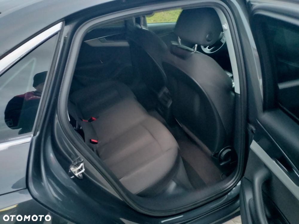 Audi A4 - 8