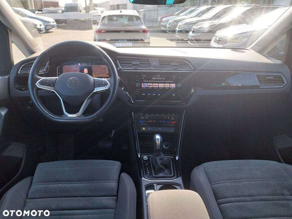 Volkswagen Touran - 10