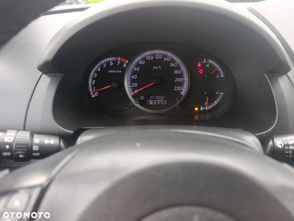 Mazda 5 2.0 Exclusive + - 17