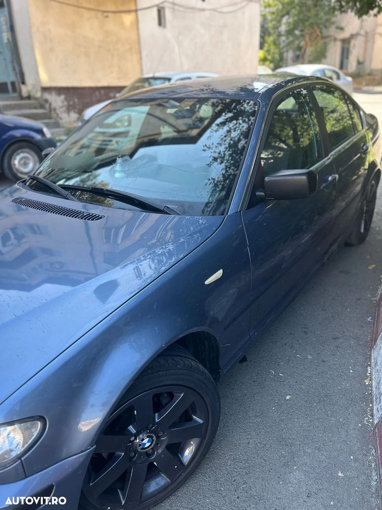 BMW Seria 3 320i - 5