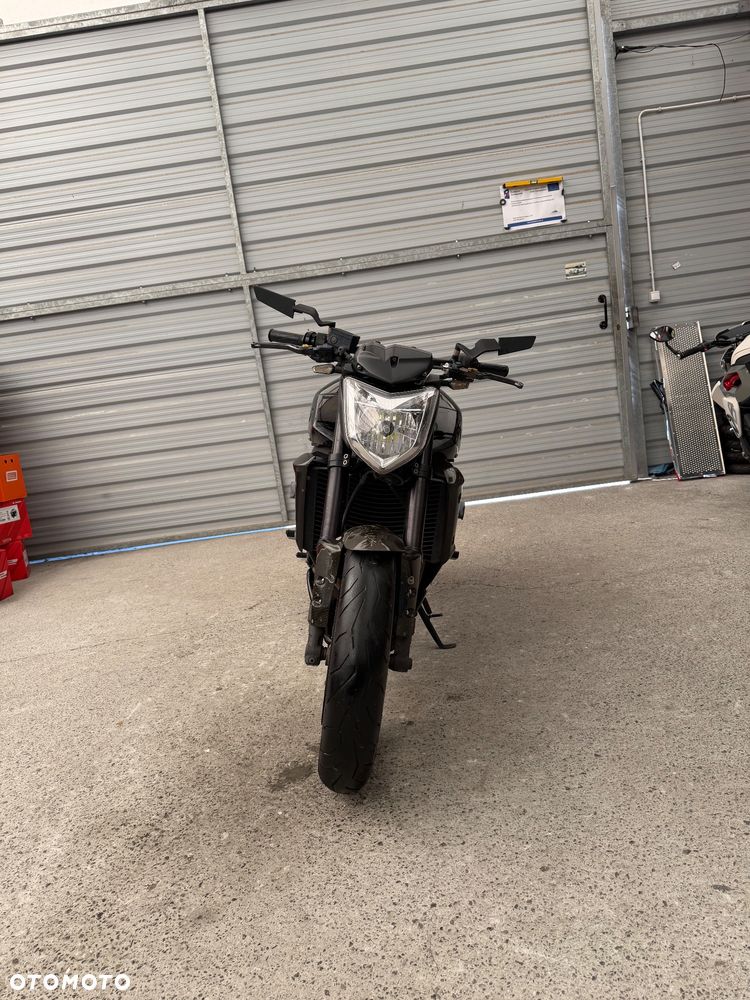 Yamaha FZ - 2