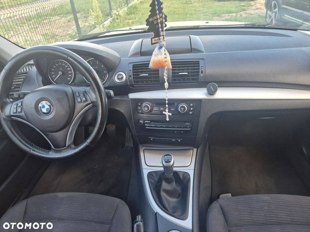 BMW Seria 1 118i - 11
