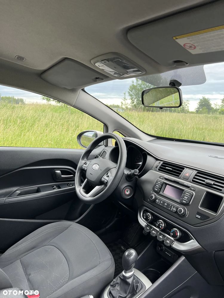 Kia Rio - 22