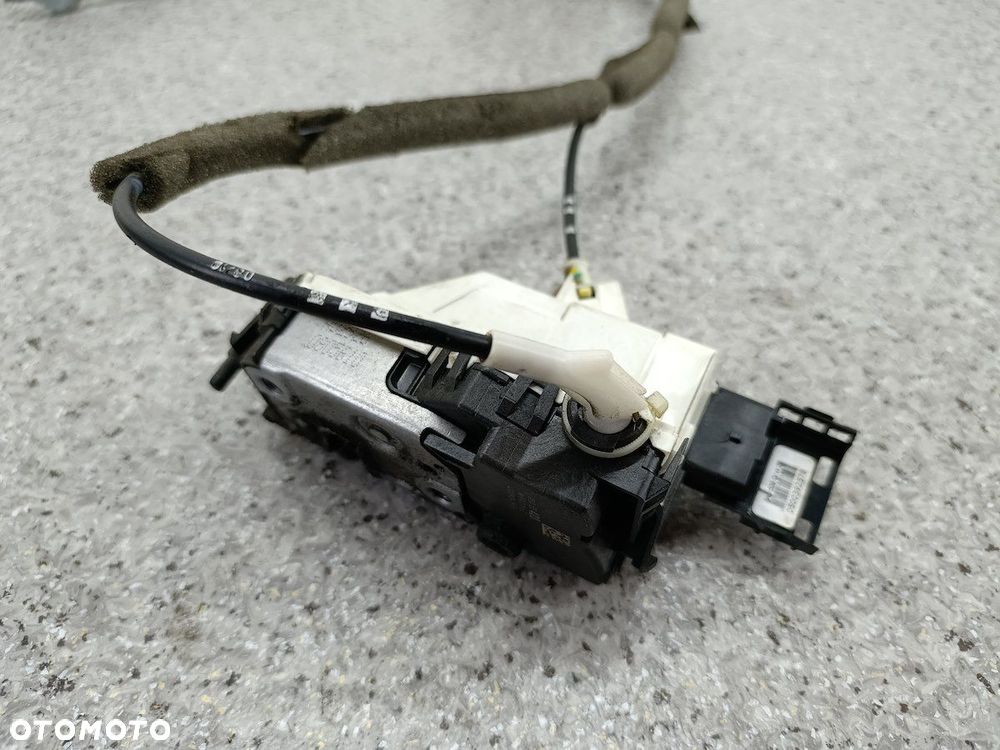ZAMEK DRZWI PRZESUWNYCH PRAWYCH CITROEN BERLINGO II PSA828423 9682100677 - 2
