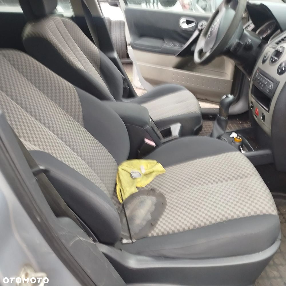 Renault Megane 2 na części . - 5