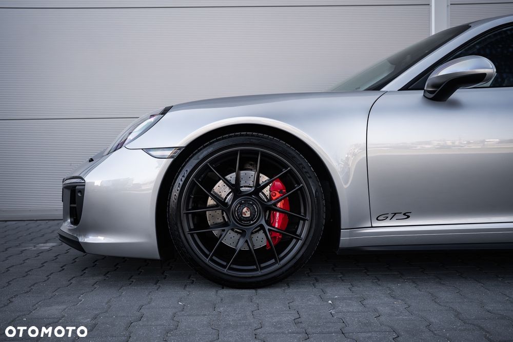 Porsche 911 Carrera 4 GTS PDK - 9