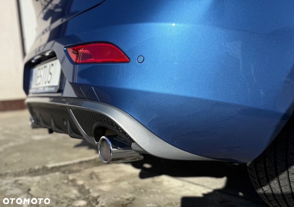 Volvo V40 D3 Drive-E R-Design Momentum - 31