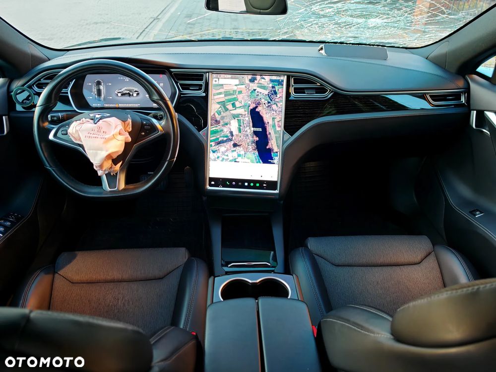 Tesla Model S - 27
