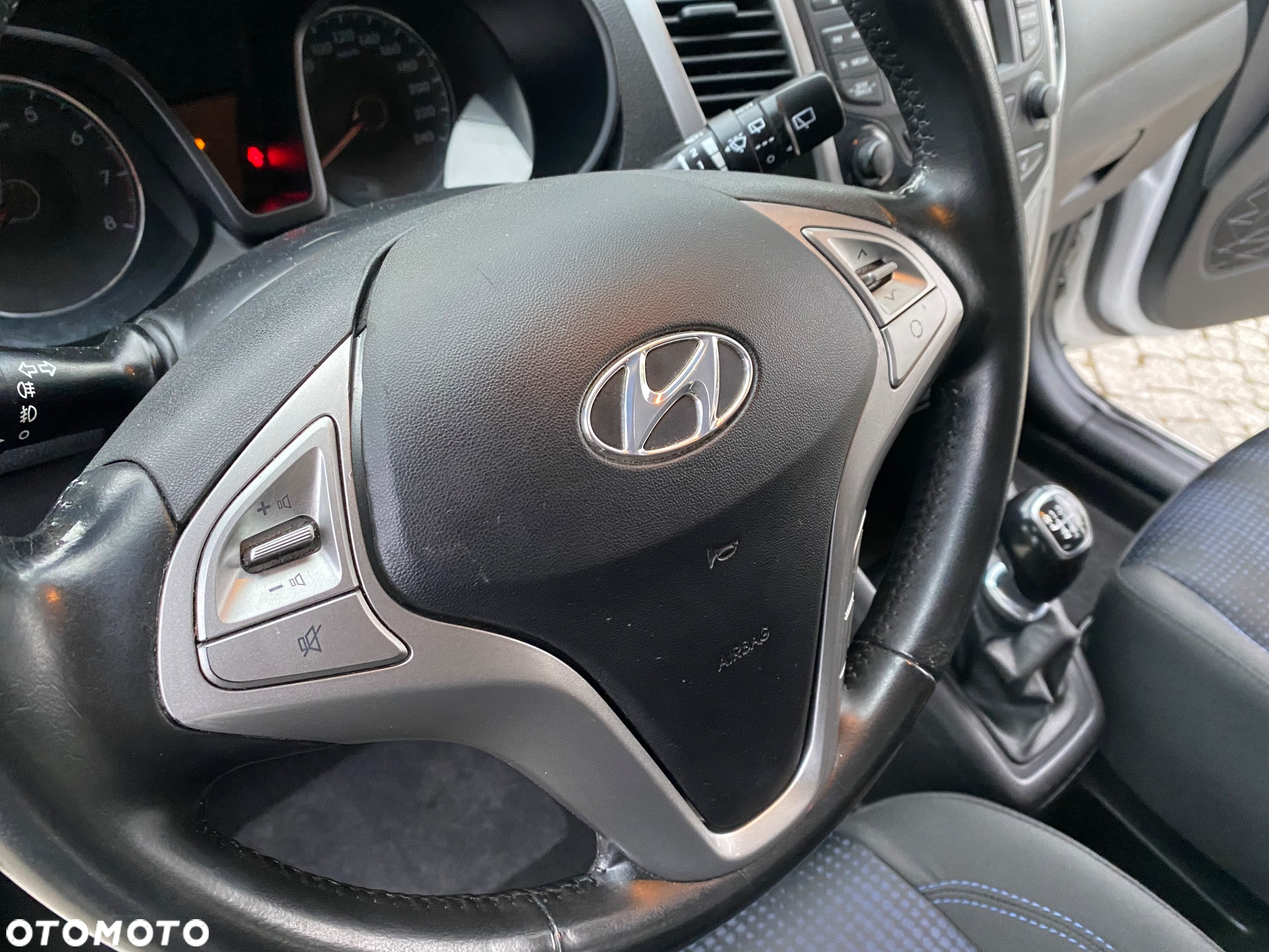 Hyundai ix20 1.4 Premium - 38