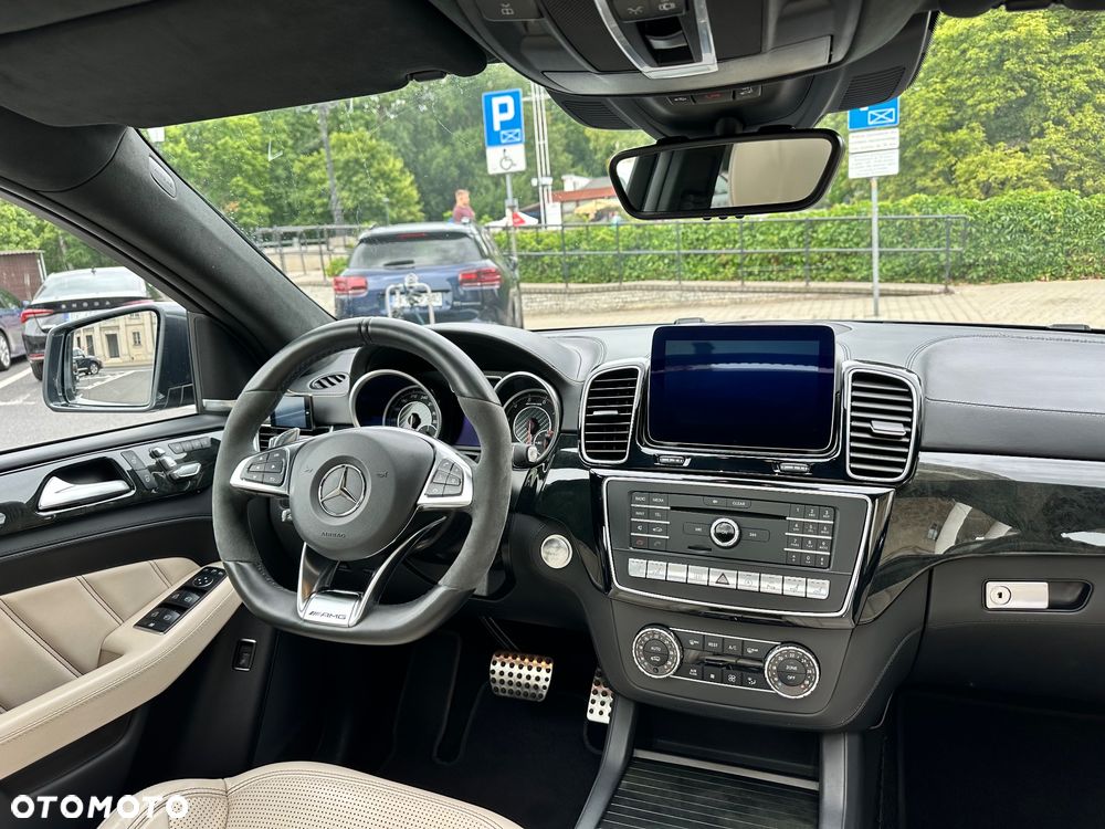 Mercedes-Benz GLE - 24