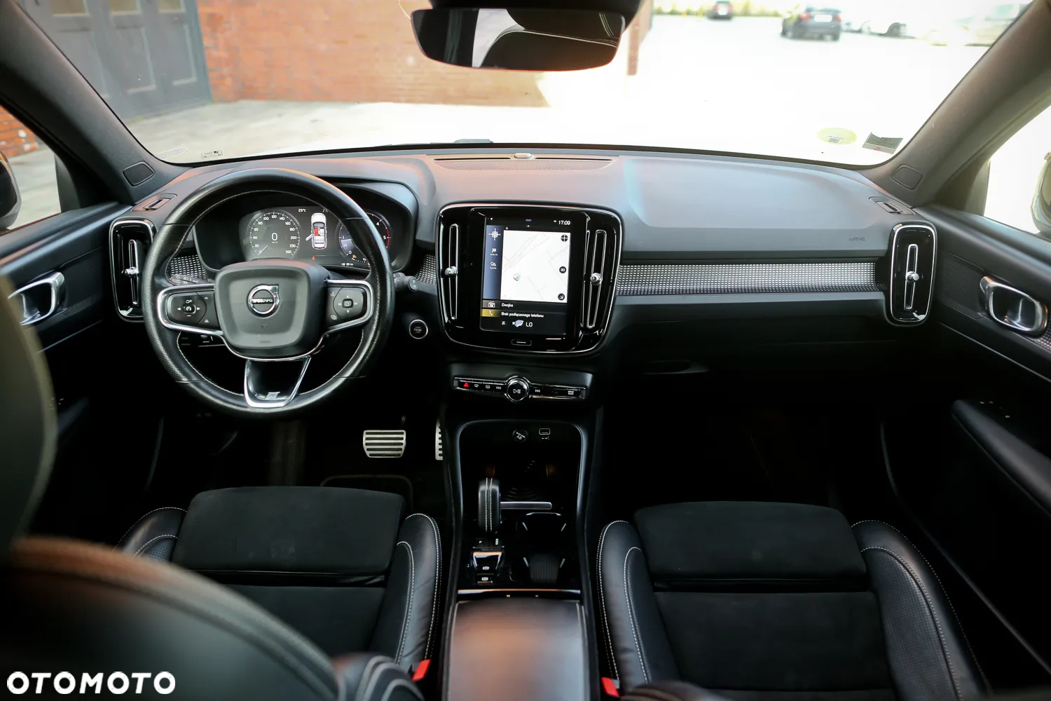 Volvo XC 40 D4 AWD Geartronic R-Design - 25