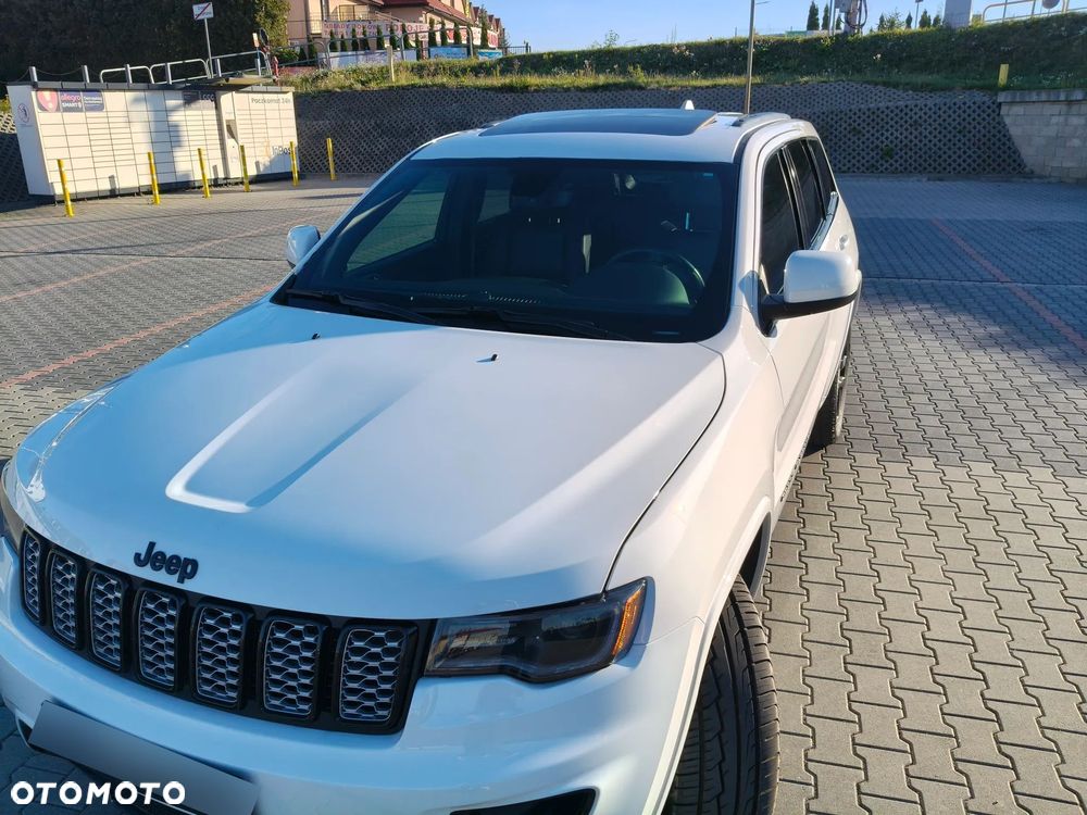 Jeep Grand Cherokee - 25