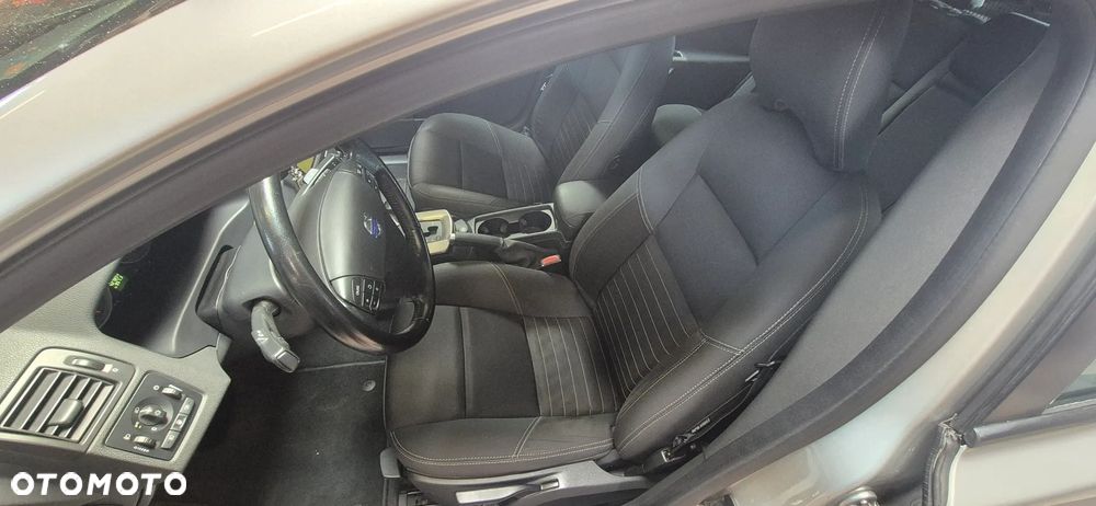 Volvo V50 2.4D5 Momentum - 11
