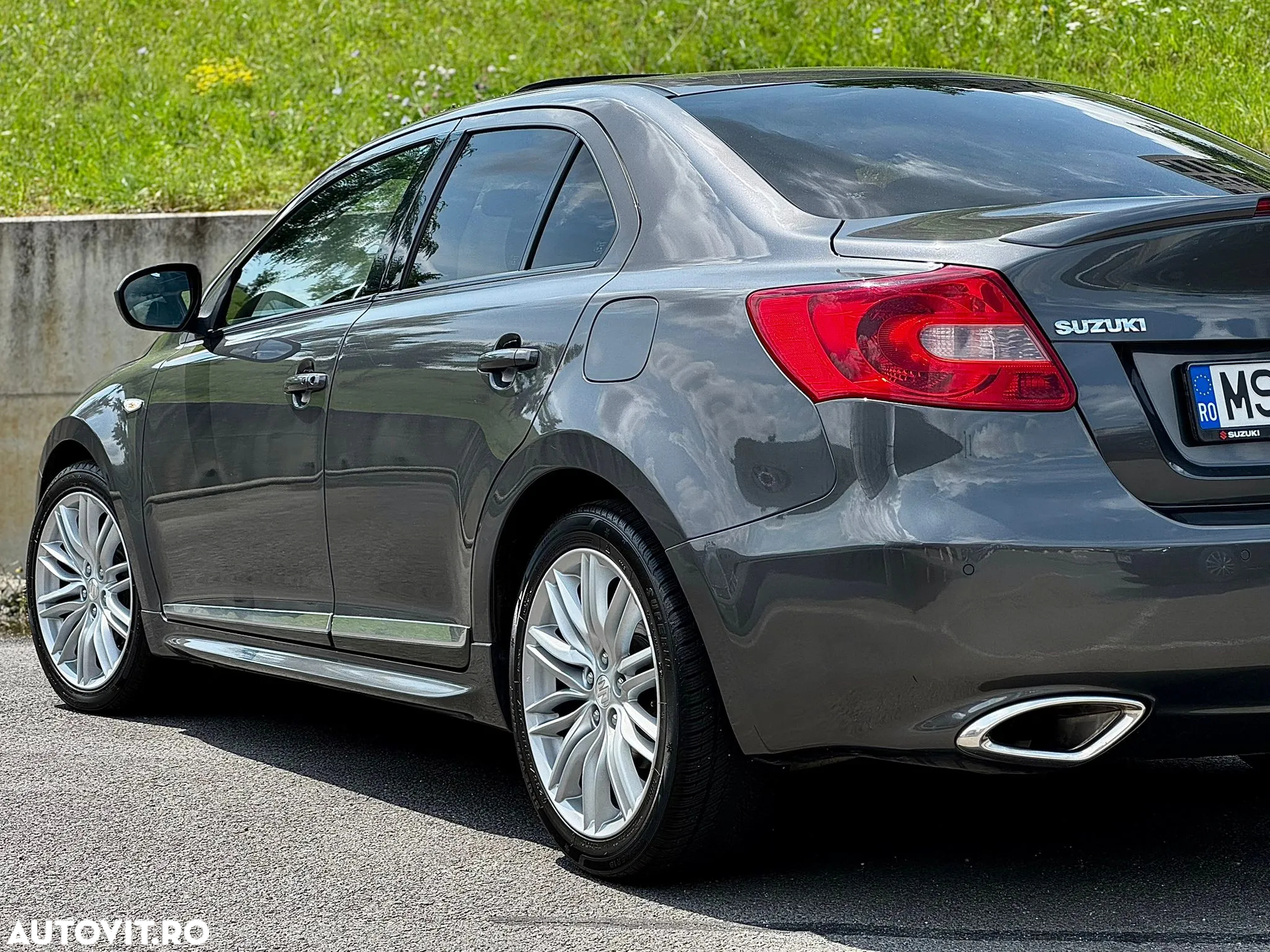 Suzuki Kizashi 2.4 4x2 Sport - 28