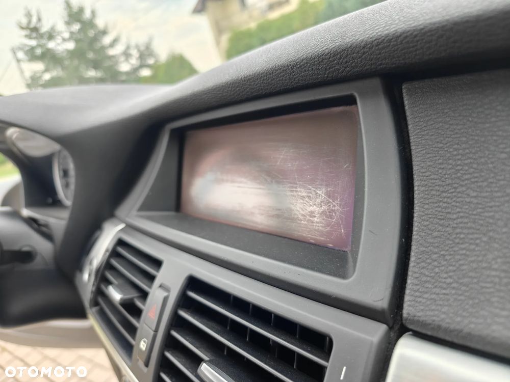 BMW X5 xDrive40d - 24
