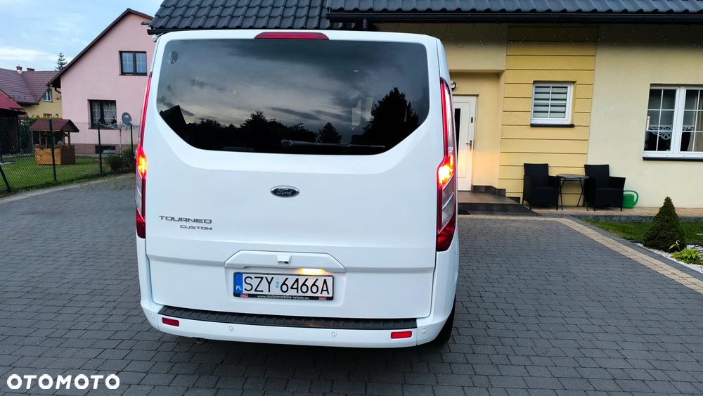 Ford Tourneo Custom 2.0 EcoBlue L1 Titanium - 9