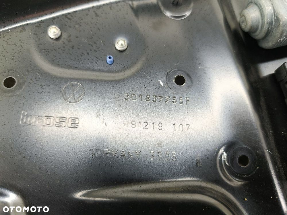 PODNOŚNIK SZYBY LEWY PRZÓD VW PASSAT B6 3C1837755F 1K0959793H 981219-107 - 2