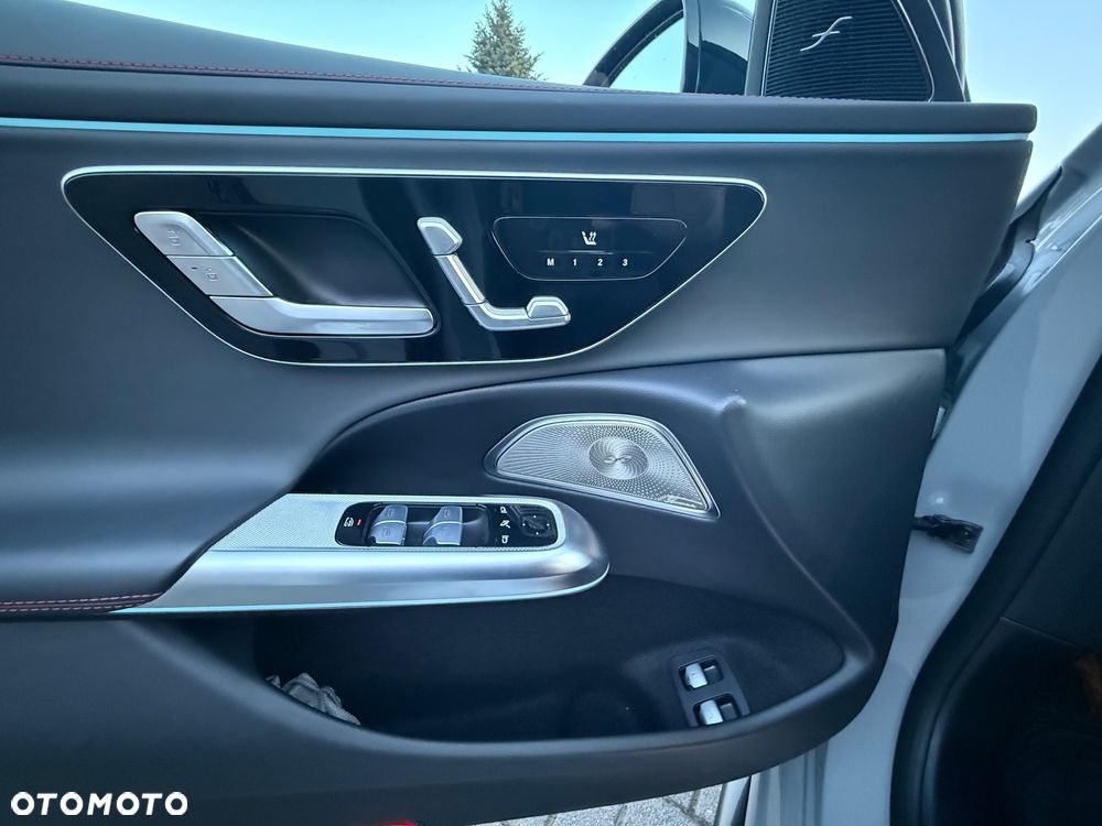 Mercedes-Benz Klasa E AMG 53 4Matic+ AMG SPEEDSHIFT TCT 9G - 13