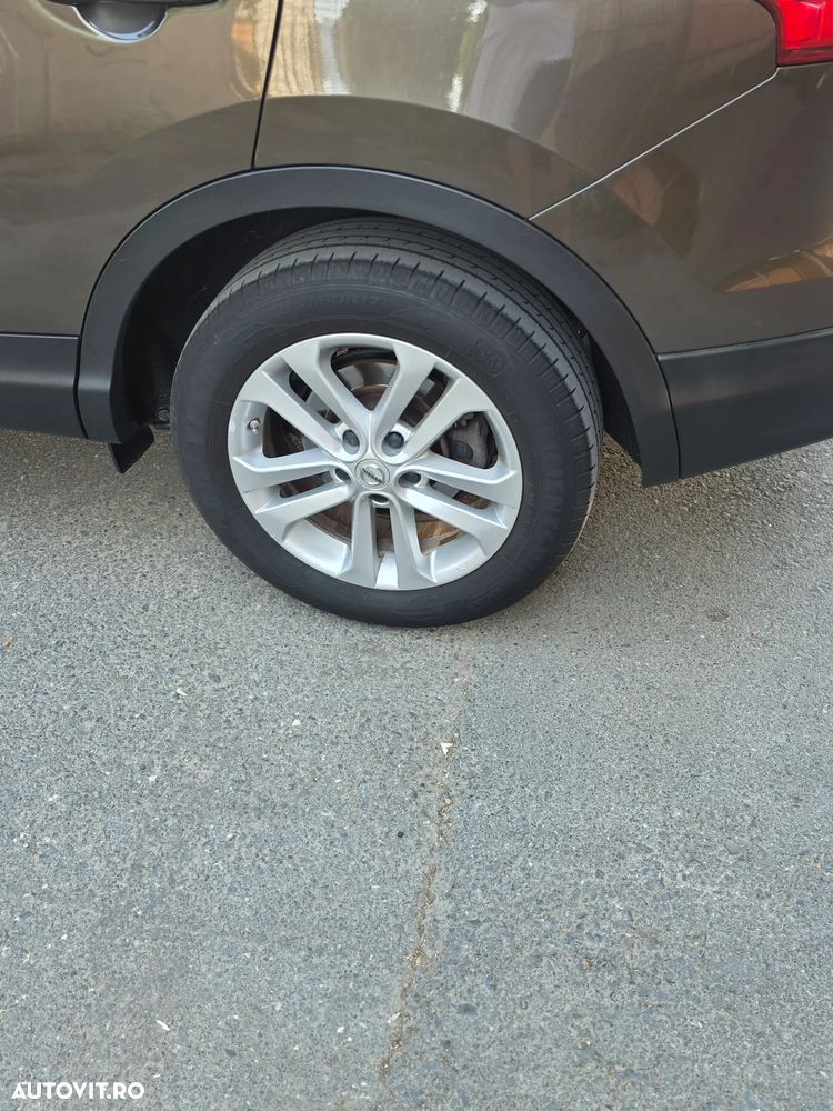 Nissan Qashqai 1.6 DCI Xtronic TEKNA - 25