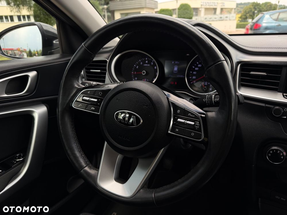 Kia Ceed 1.4 CVVT Dream-Team Edition - 13