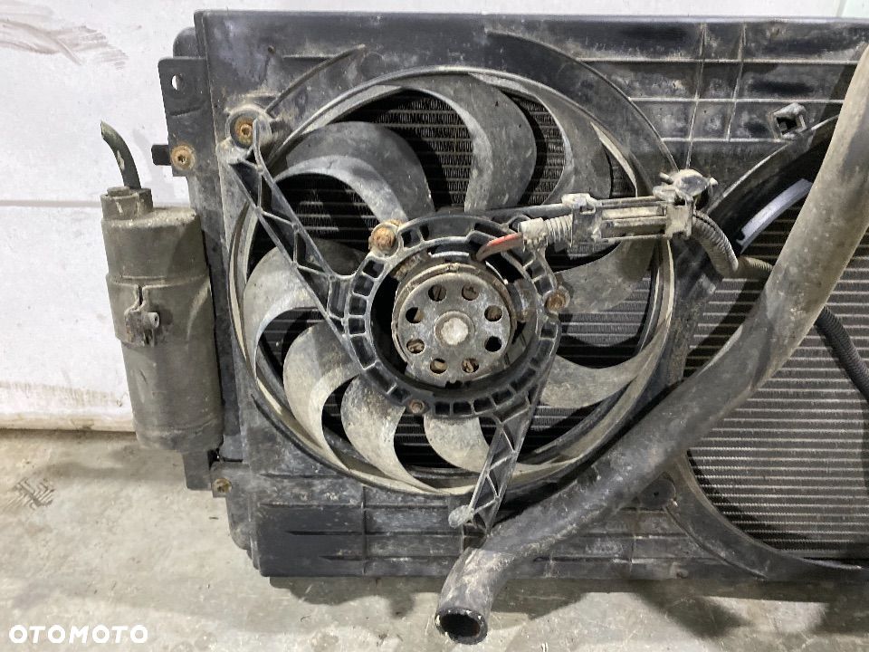 Chłodnica wody wentylator Audi A3 8L 1.9 - 4