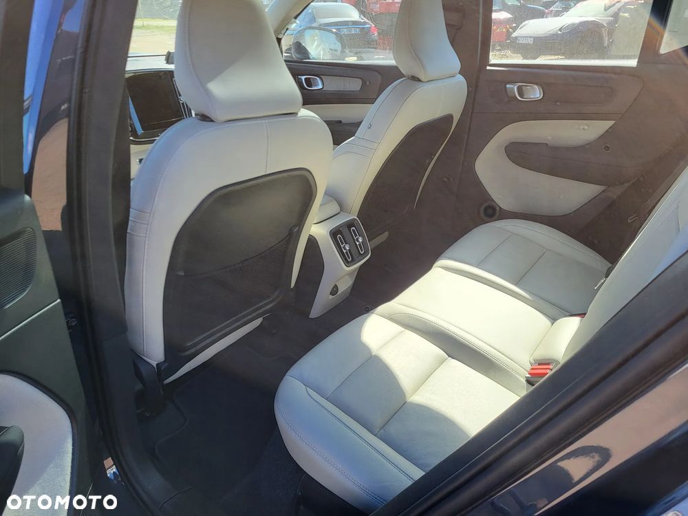 Volvo XC 40 T3 Geartronic Inscription - 28