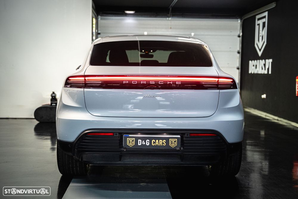 Porsche Macan Electric - 30