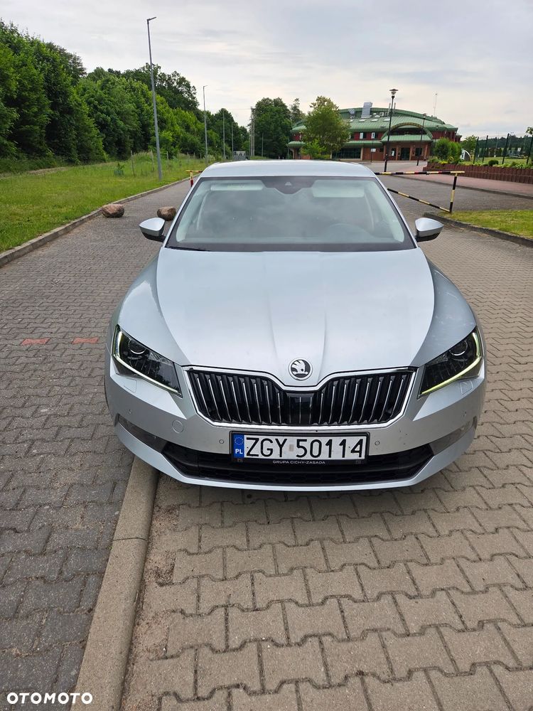 Skoda Superb 2.0 TDI SCR 4x4 Style DSG - 6