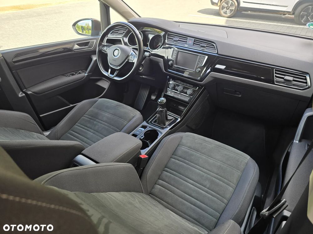 Volkswagen Touran 2.0 TDI SCR Highline - 12