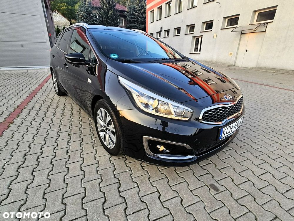 Kia Ceed 1.6 GDI ISG Dream-Team Edition - 11