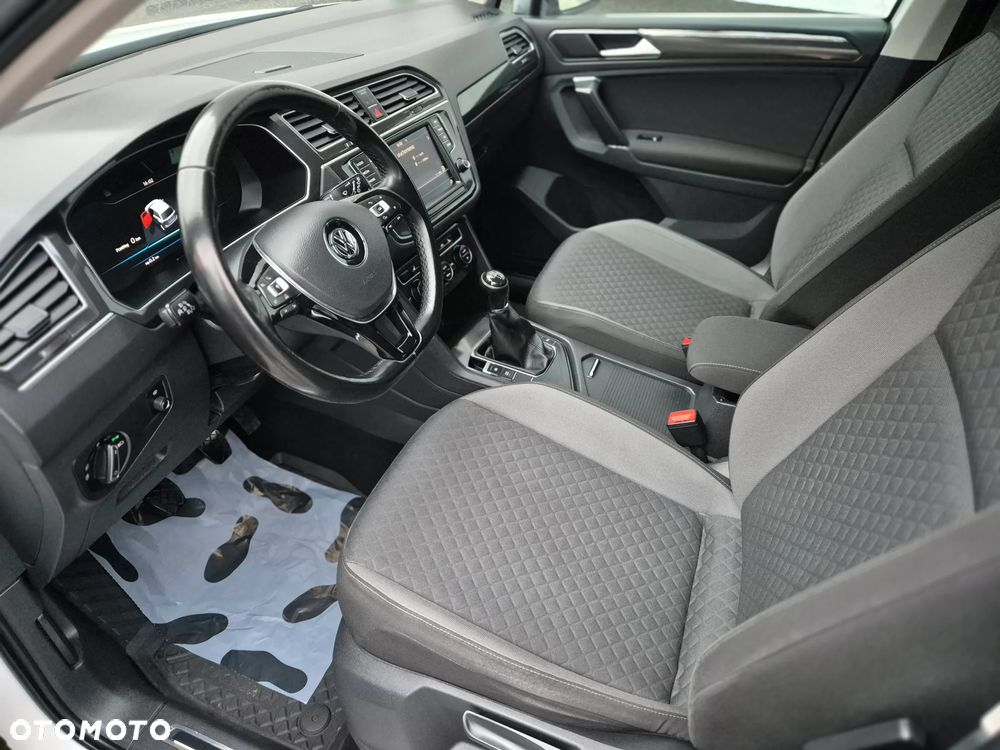 Volkswagen Tiguan 2.0 TDI SCR BlueMotion Technology Sport & Style - 13