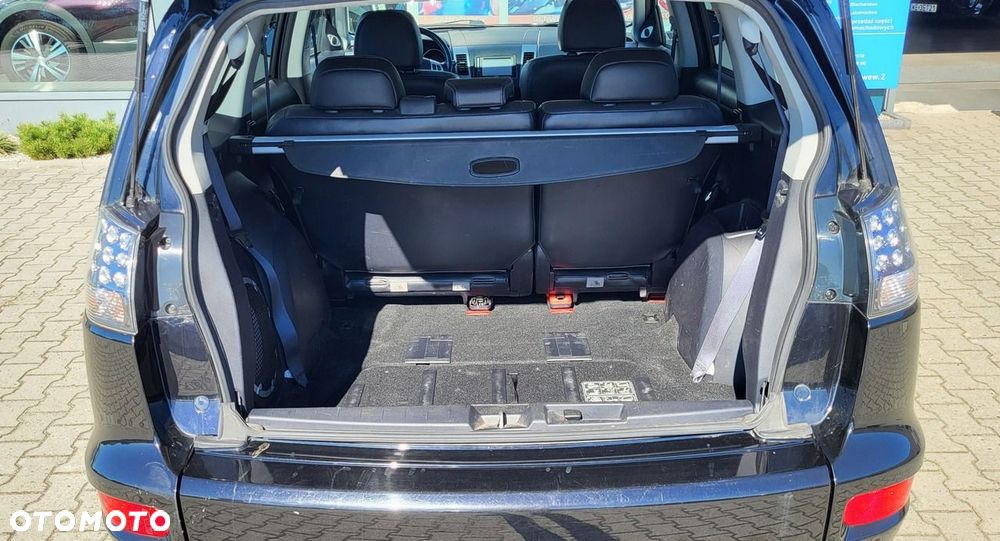 Mitsubishi Outlander - 31
