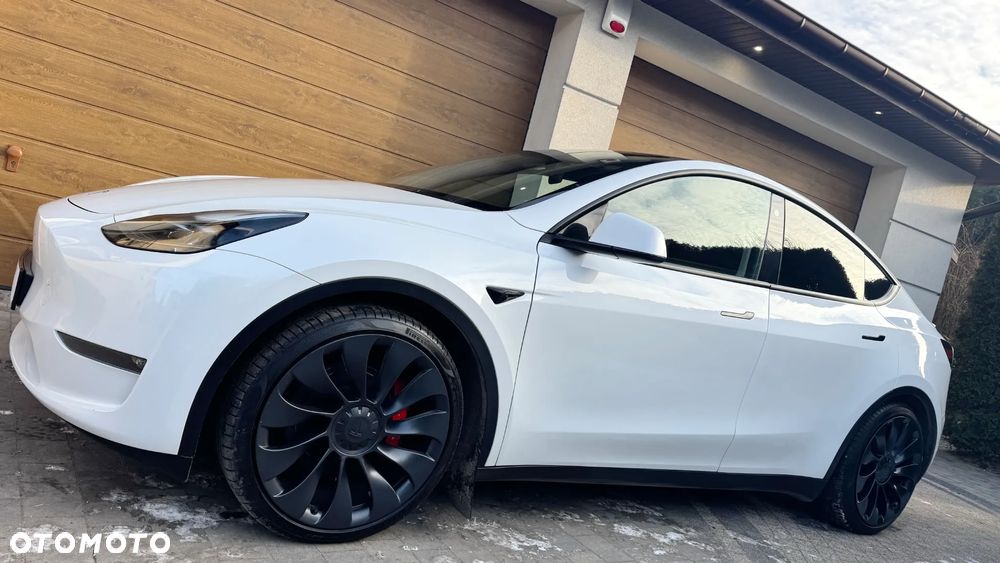Tesla Y Performance AWD - 4