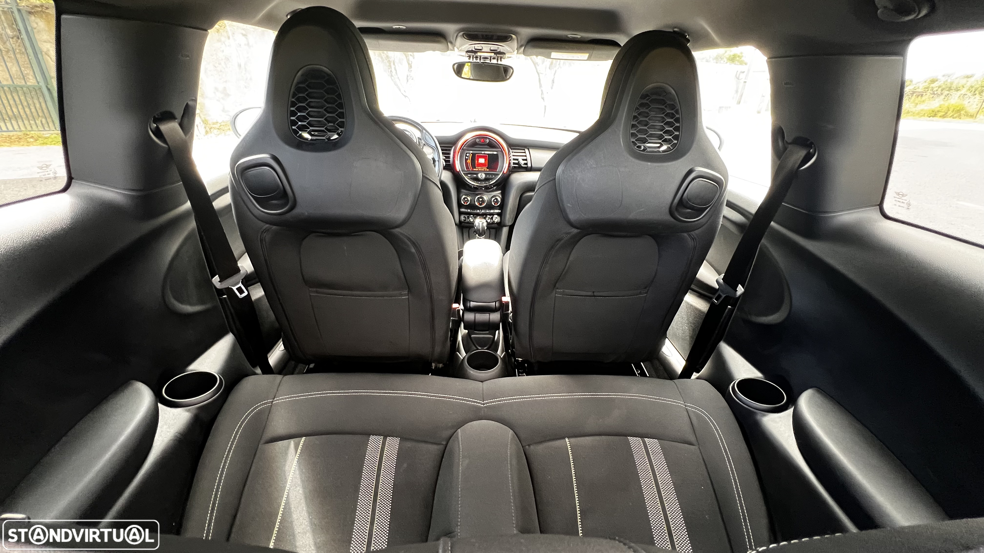 MINI 3 Portas One D - 33
