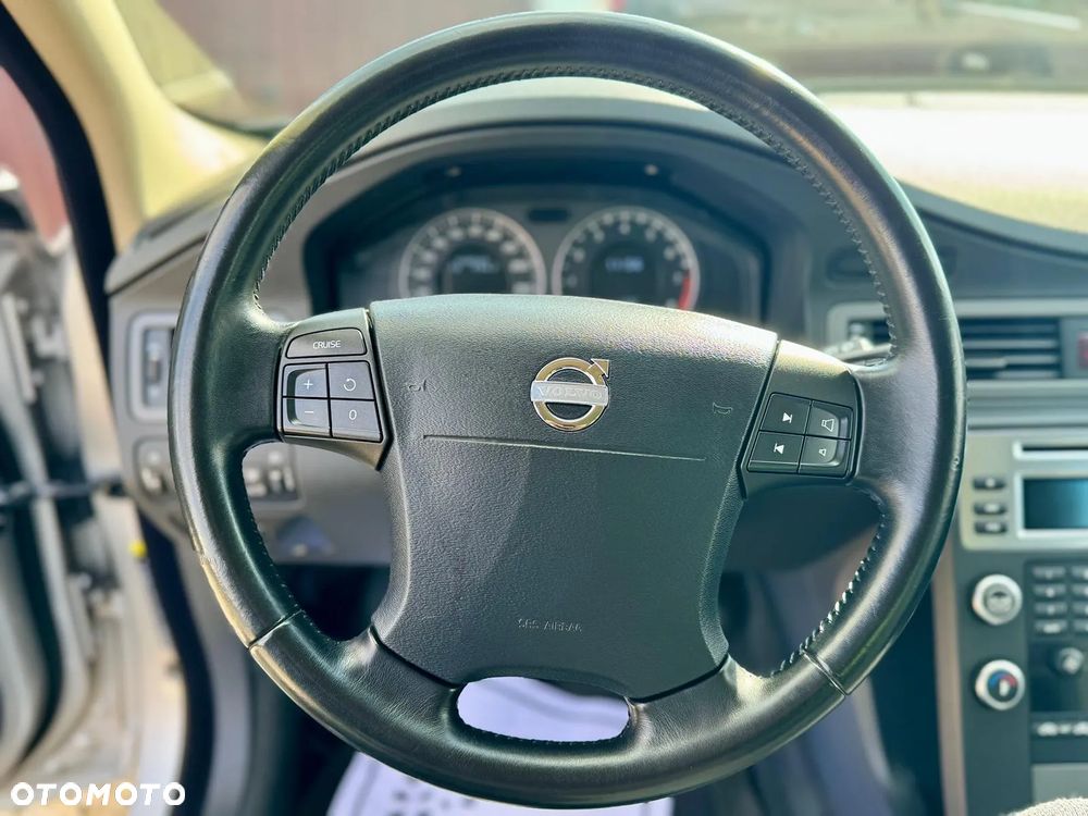 Volvo V70 2.0 Momentum - 20