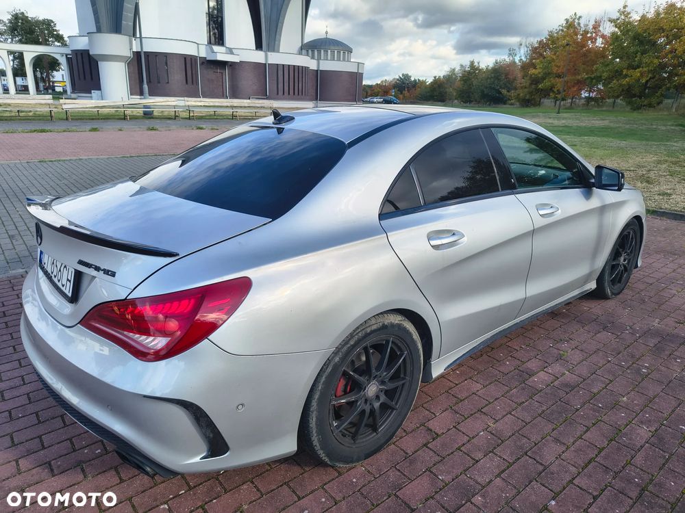 Mercedes-Benz CLA 250 4-Matic AMG Line - 4