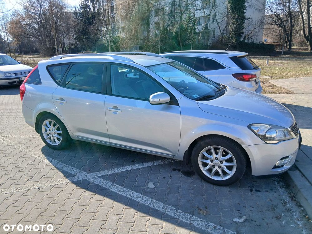 Kia Ceed - 1