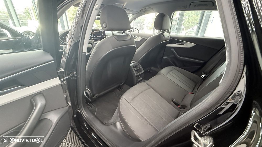Audi A4 Avant 30 TDI Advanced S tronic — fotografia 17