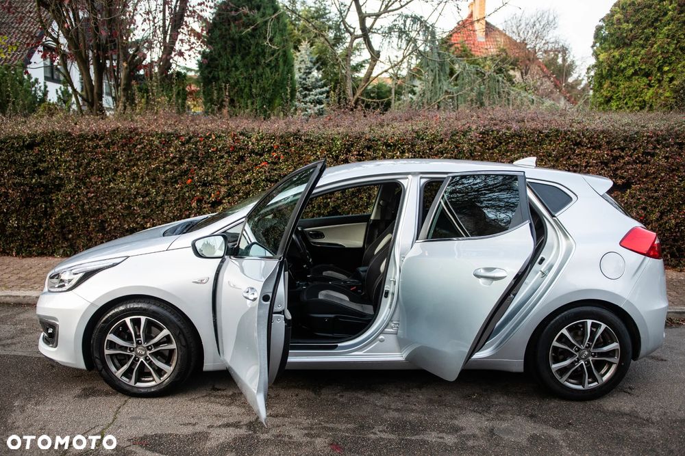 Kia Ceed 1.6 GDI Dream-Team Edition - 16