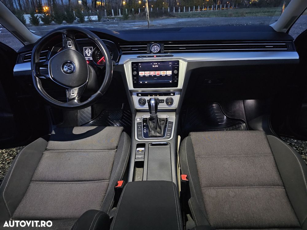 Volkswagen Passat Variant 1.6 TDI SCR DSG Comfortline - 13