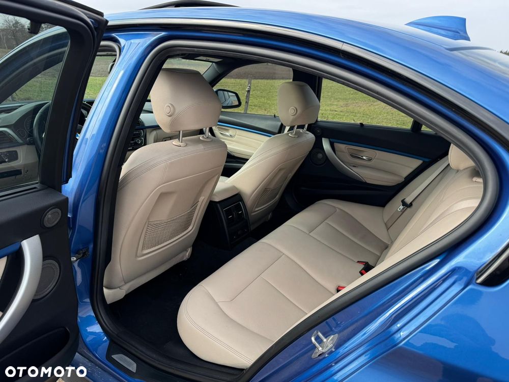 BMW Seria 3 340i xDrive Edition M Sport Shadow - 37