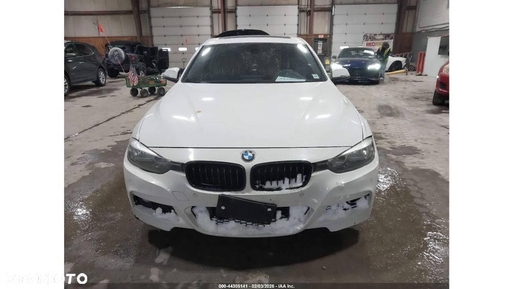 BMW Seria 3 330i xDrive - 3