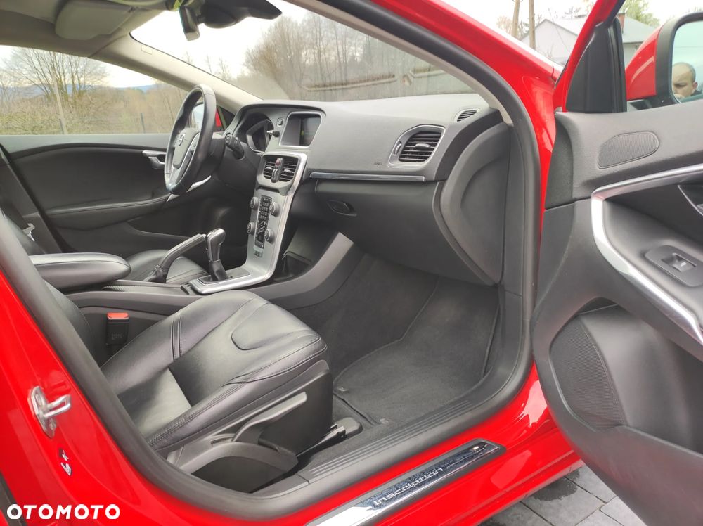 Volvo V40 D2 Inscription - 16