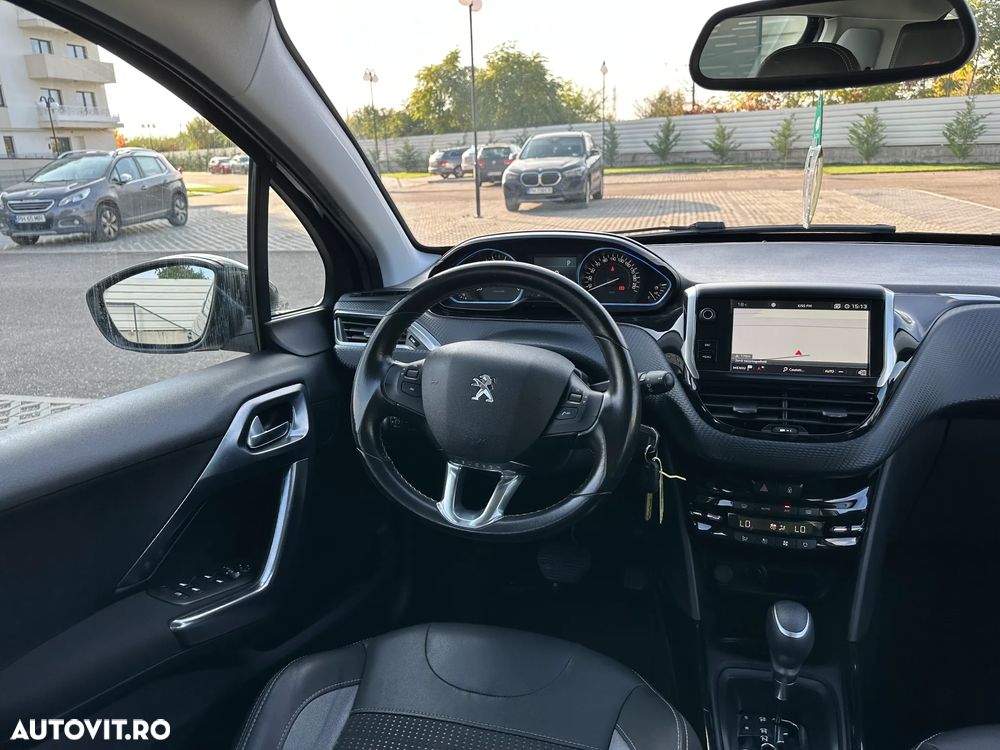 Peugeot 2008 - 8