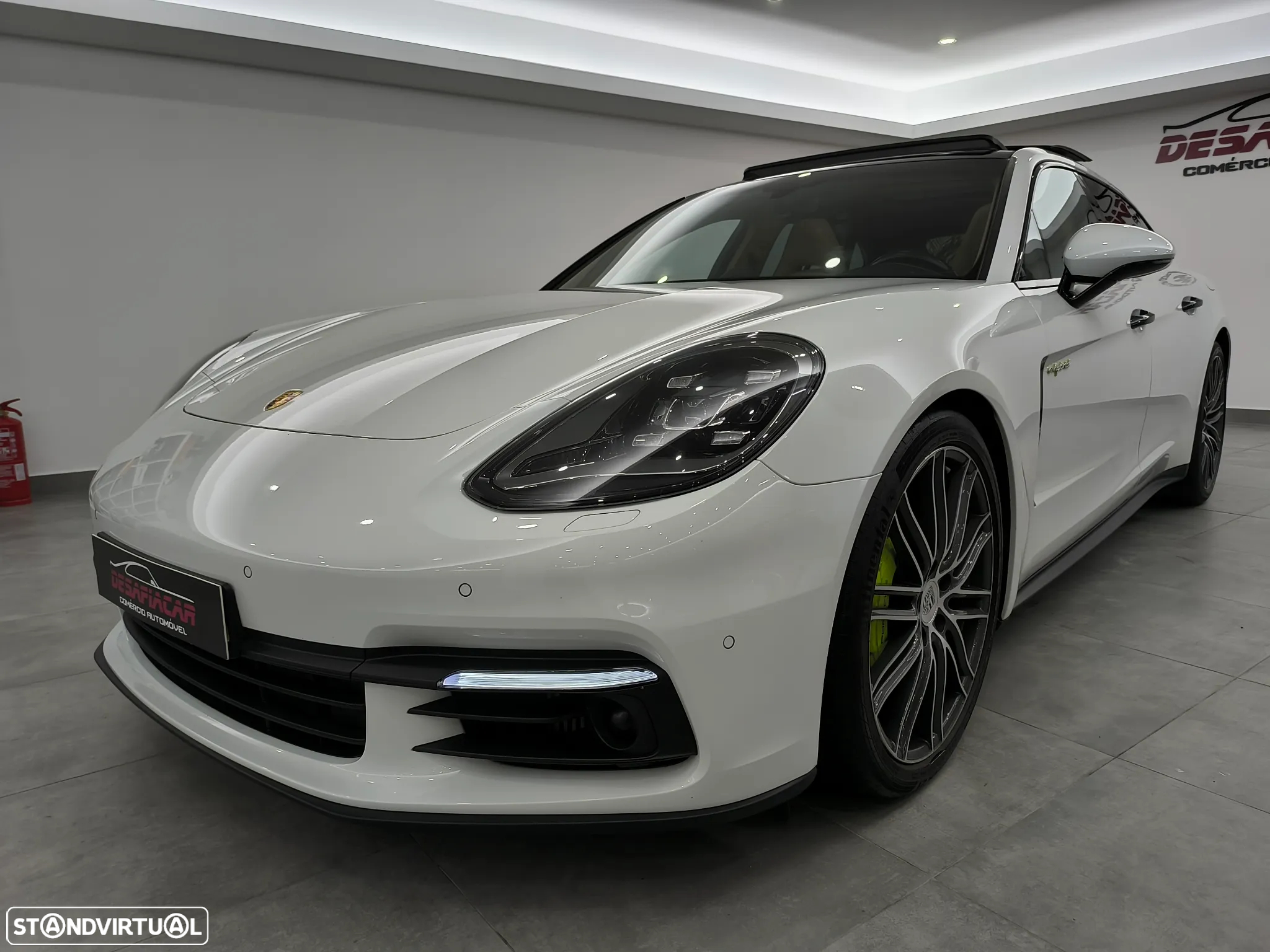 Porsche Panamera Sport Turismo 4 E-Hybrid - 12