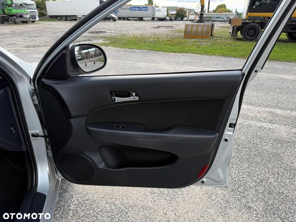 Hyundai i30 1.4 Blue Comfort - 19