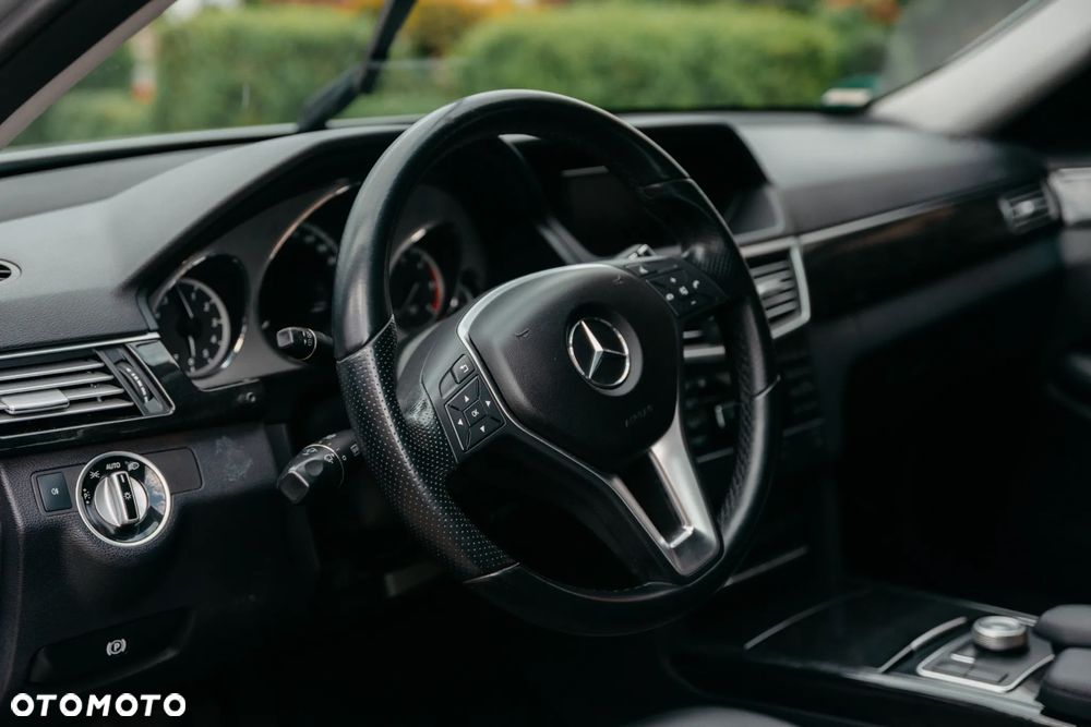 Mercedes-Benz Klasa E 200 BlueTEC 7G-TRONIC Avantgarde - 19